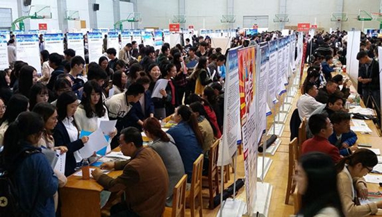 161609386ccc5956921119.jpg 大學(xué)生.jpg