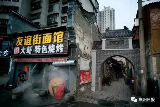 0114272115cfbb9af72899.jpg 2.webp.jpg