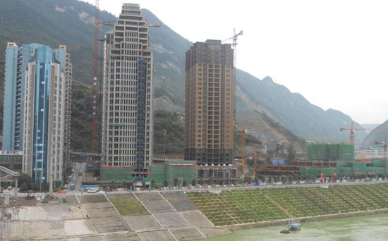 18100643a88fa1f6496471.jpg 土地.jpg